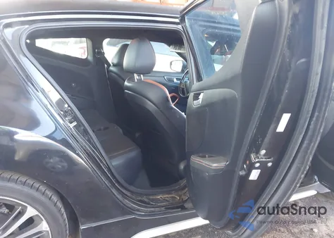 2016 Hyundai Veloster Turbo z USA, uszkodzony, nr VIN KMHTC6AE8GU284929